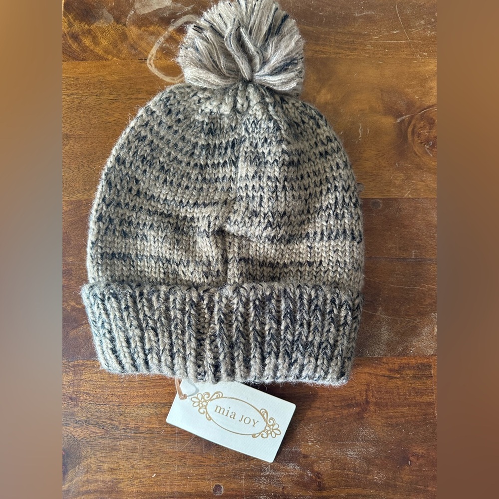 Mia Joy‎ Joyfolie Heather Taupe PomPom Women’s Winter Hat Beanie NWT